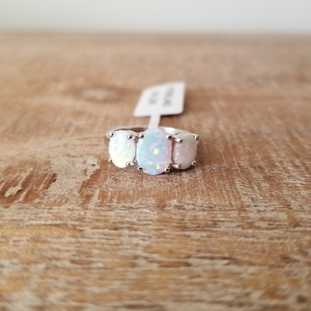 Antique Style Triple White Opal Ring - Picture 5 of 7